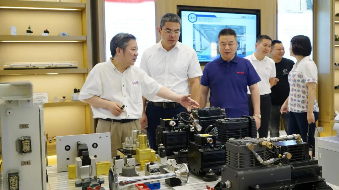 柳州柳南區(qū)于福堅(jiān)區(qū)長一行調(diào)研瑞立