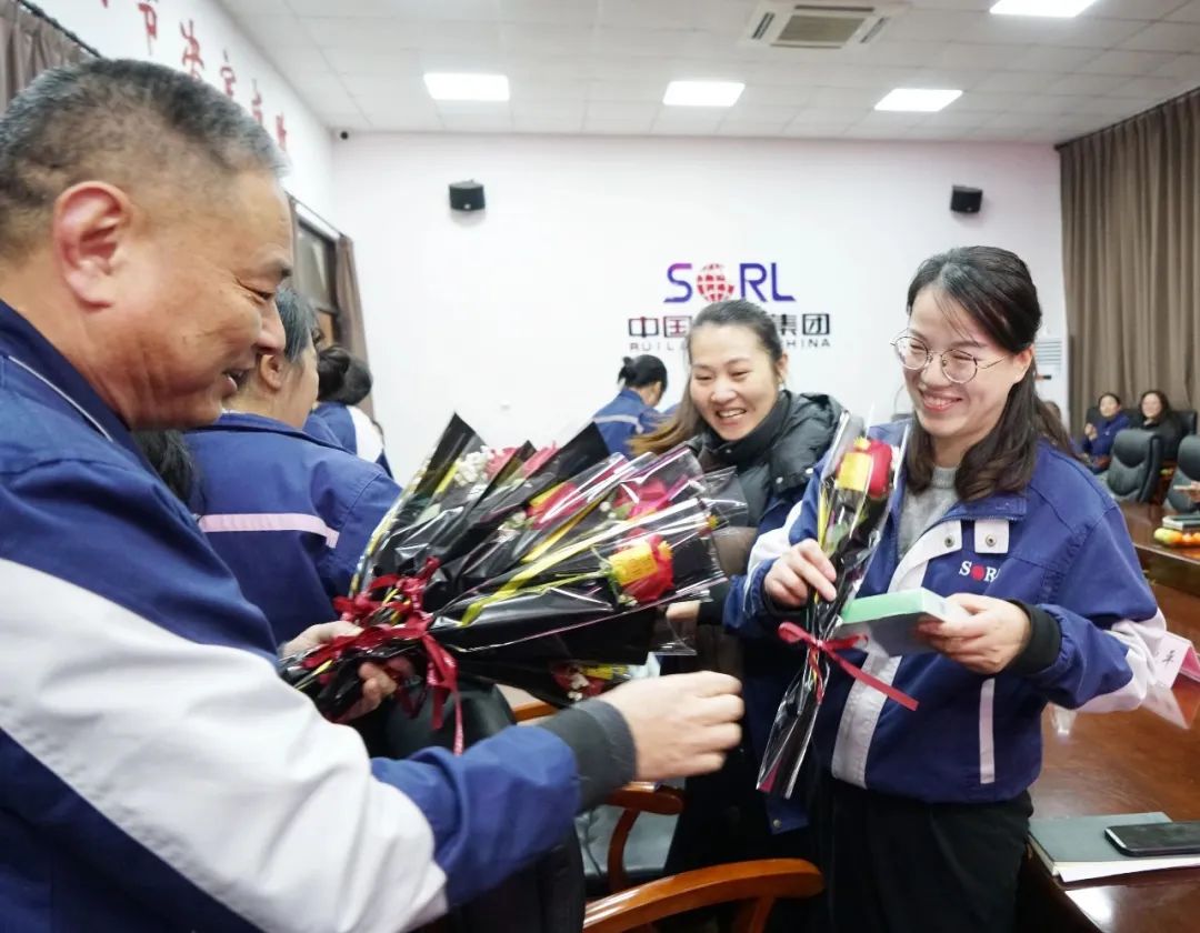 慶祝“三八”節(jié)！這場量身定制的座談會，綻放“她”風(fēng)采