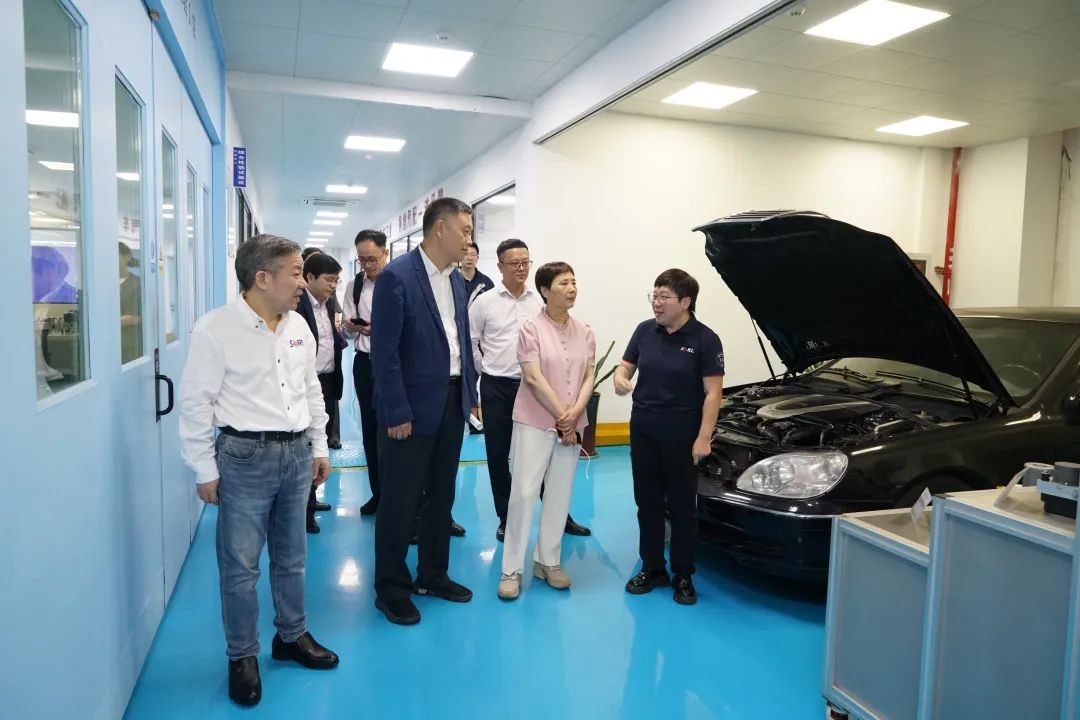 光大銀行杭州分行行長(zhǎng)張榮軍調(diào)研瑞立