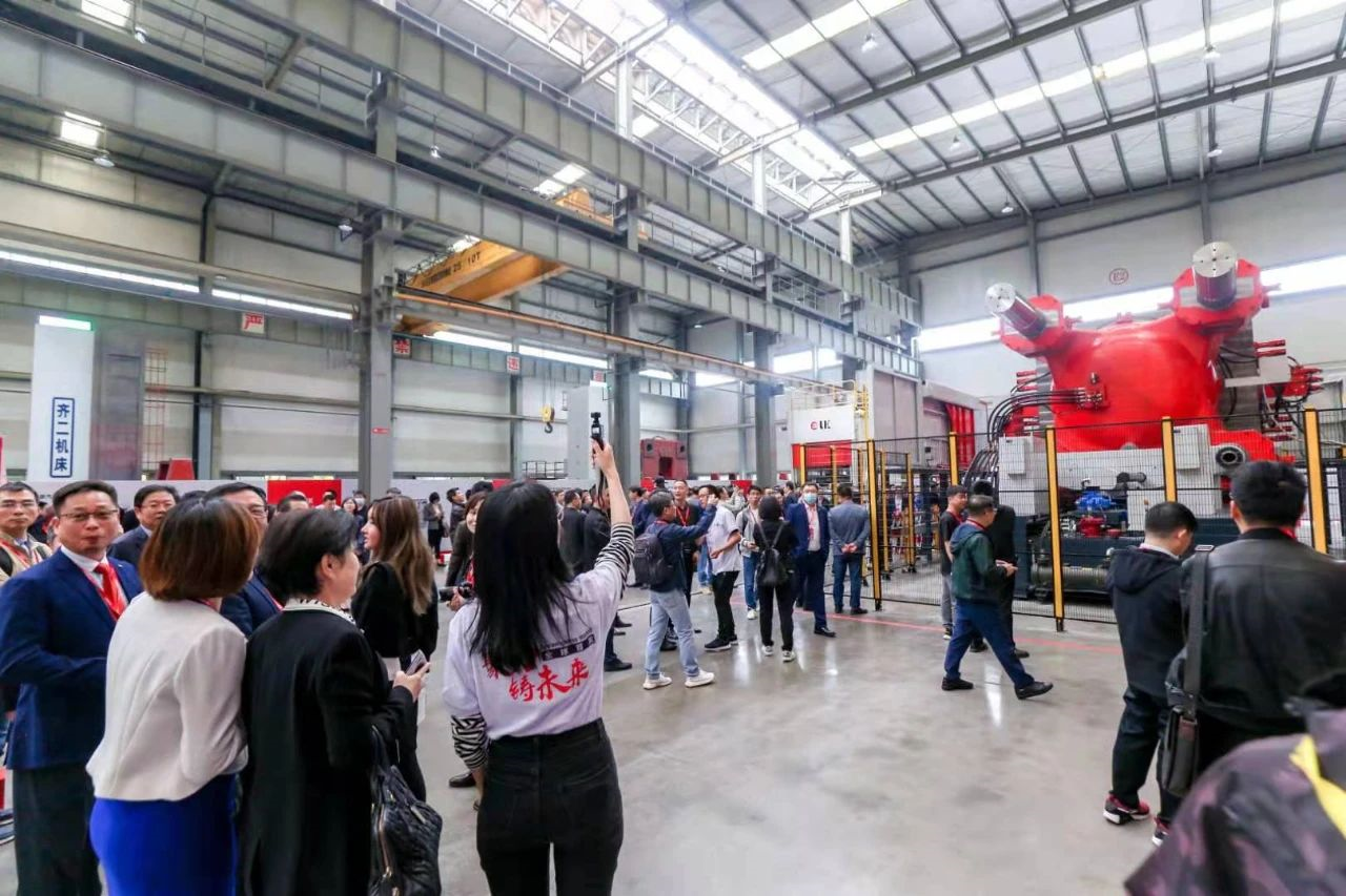 全球首發(fā)!瑞立集團(tuán)簽約力勁集團(tuán)全球最大9000噸智能壓鑄單元