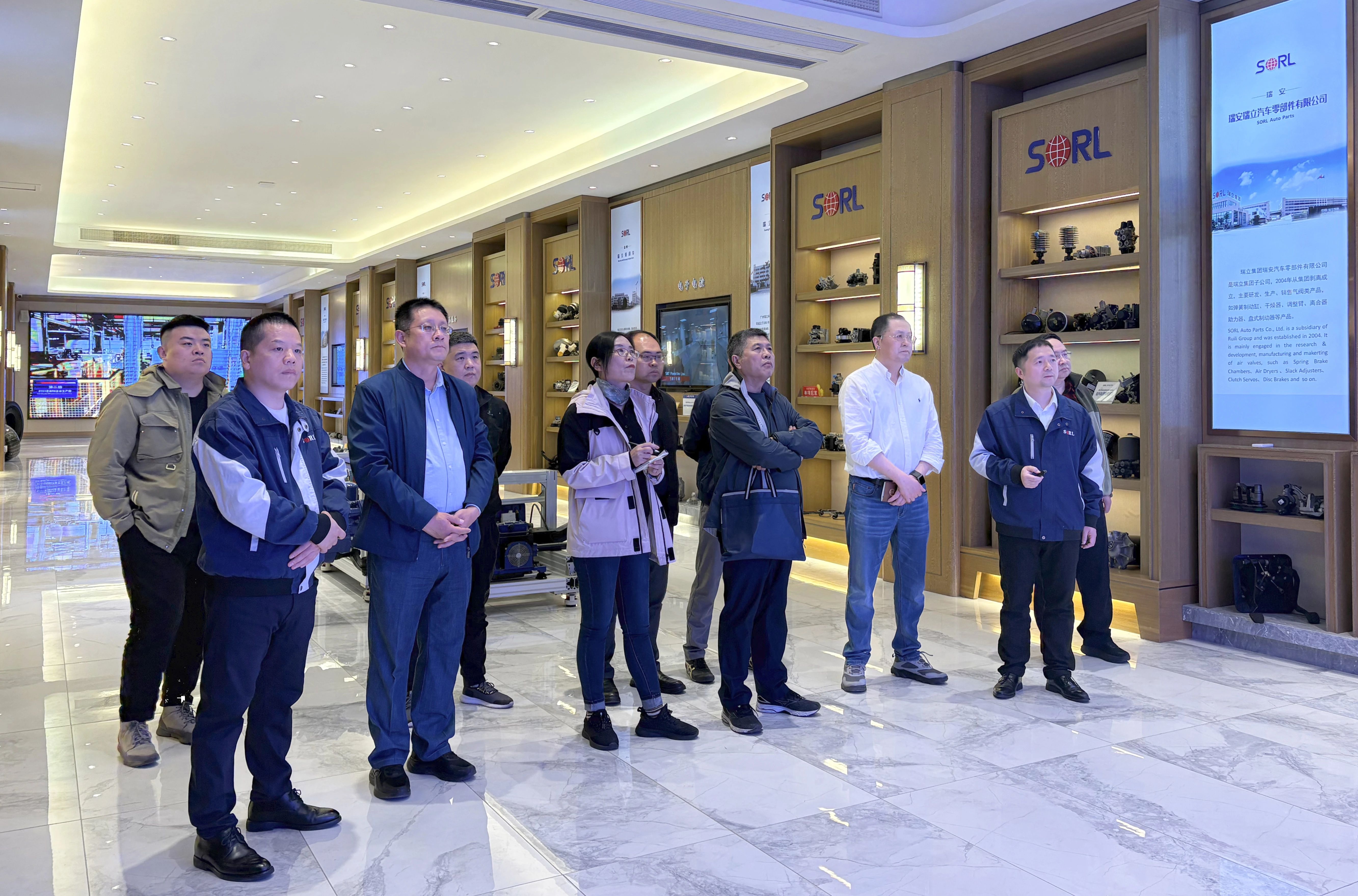 青島城運(yùn)控股集團(tuán)外部董事一行來(lái)訪新瑞立