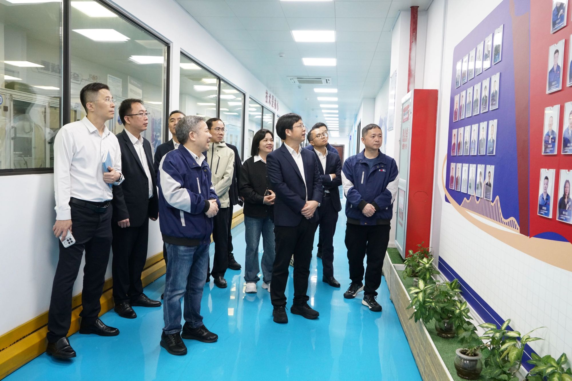 國企實(shí)力+民企活力！廣州公交集團(tuán)領(lǐng)導(dǎo)一行蒞臨考察，共謀合作新篇